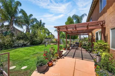 Exterior - 2155 Larimore Ln, Mentone, CA 92359 photo 6 of 8