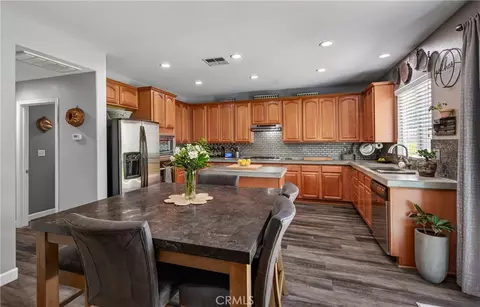 Kitchen - 2155 Larimore Ln, Mentone, CA 92359 photo 1 of 4
