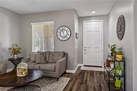Entry Way - 2155 Larimore Ln, Mentone, CA 92359 photo 1 of 6