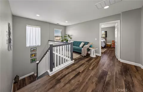 Entry Way - 2155 Larimore Ln, Mentone, CA 92359 photo 4 of 6