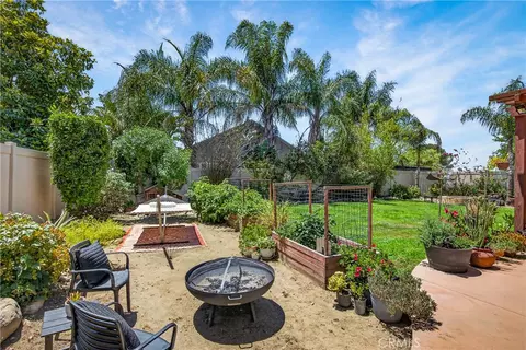 Exterior - 2155 Larimore Ln, Mentone, CA 92359 photo 8 of 8