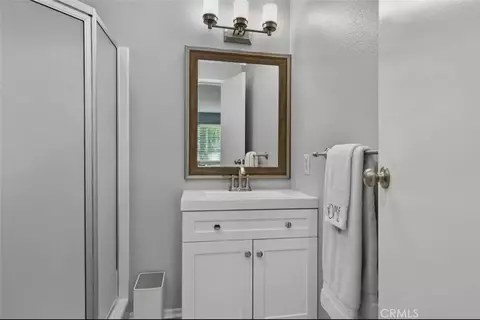 Bath - 1411 Clemson Way, Riverside, CA 92507 photo 3 of 3