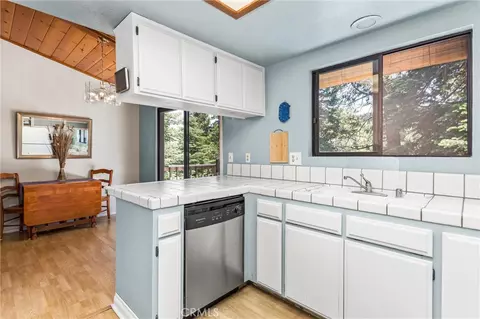Kitchen - 24634 Bernard Dr, Crestline, CA 92325 photo 2 of 3
