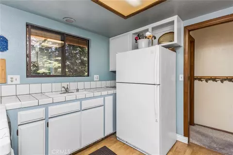 Kitchen - 24634 Bernard Dr, Crestline, CA 92325 photo 1 of 3