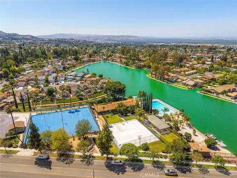 View/Area - 1456 Chalgrove #C, Corona, CA 92882 photo 6 of 12