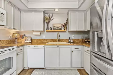 Kitchen - 1456 Chalgrove #C, Corona, CA 92882 photo 1 of 3