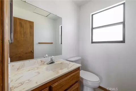 Bath - 2115 State Ln, Big Bear City, CA 92314 photo 3 of 4