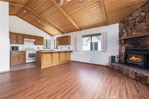 Living - 2115 State Ln, Big Bear City, CA 92314 photo 2 of 4