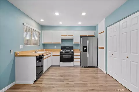 Kitchen - 923 W State, Redlands, CA 92373 photo 1 of 2