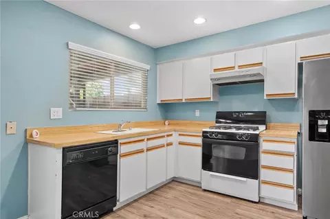 Kitchen - 923 W State, Redlands, CA 92373 photo 2 of 2