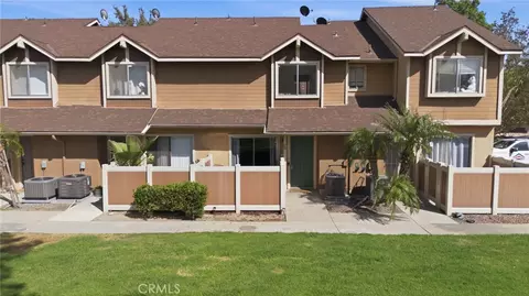 1460 Kendall #23, San Bernardino, CA 92407