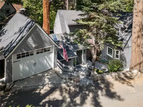 Exterior - 27844 Greenway Dr, Lake Arrowhead, CA 92352 photo 2 of 5