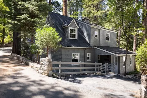 Exterior - 27844 Greenway Dr, Lake Arrowhead, CA 92352 photo 3 of 5
