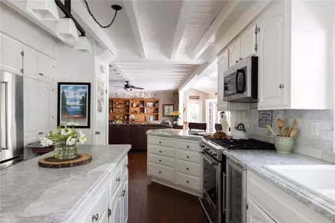 Kitchen - 27844 Greenway Dr, Lake Arrowhead, CA 92352 photo 4 of 4