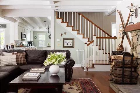 Living - 27844 Greenway Dr, Lake Arrowhead, CA 92352 photo 5 of 5