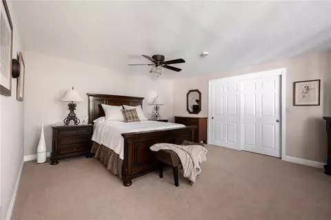 Bedroom - 27844 Greenway Dr, Lake Arrowhead, CA 92352 photo 4 of 9