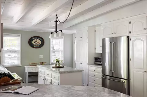 Kitchen - 27844 Greenway Dr, Lake Arrowhead, CA 92352 photo 1 of 4