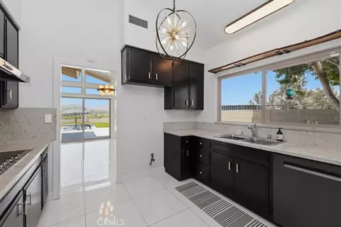 Kitchen - 5813 Old Rnch, Riverside, CA 92504 photo 4 of 5