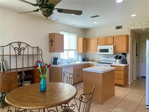 Kitchen - 33111 Eagle Pt, Yucaipa, CA 92399 photo 2 of 2