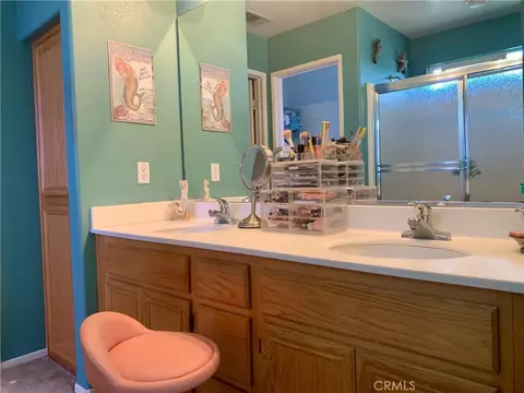 Bath - 33111 Eagle Pt, Yucaipa, CA 92399 photo 2 of 3