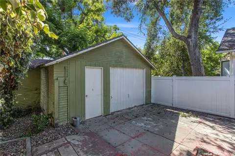 Exterior - 618 Cypress Cir, Redlands, CA 92373 photo 2 of 6