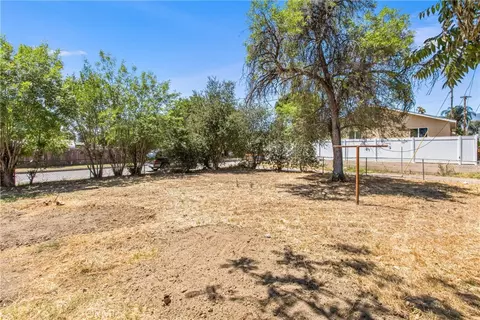 Exterior - 202 E 18th St, San Bernardino, CA 92404 photo 11 of 13