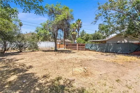 Exterior - 202 E 18th St, San Bernardino, CA 92404 photo 10 of 13