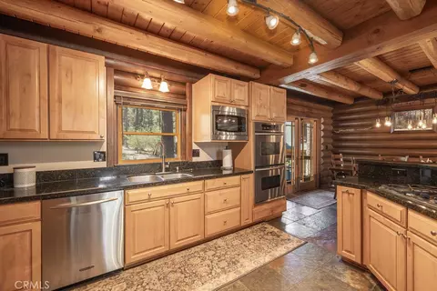 Kitchen - 643 Cedar Gln, Big Bear City, CA 92314 photo 1 of 3