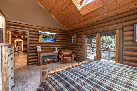 Bedroom - 643 Cedar Gln, Big Bear City, CA 92314 photo 3 of 13