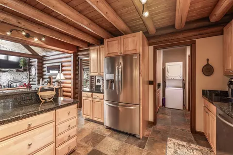 Kitchen - 643 Cedar Gln, Big Bear City, CA 92314 photo 2 of 3