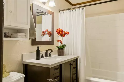 Bath - 31071 Mountain Oak, Running Springs, CA 92382 photo 1 of 3