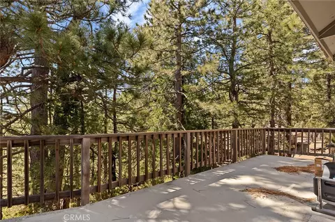 Exterior - 31071 Mountain Oak, Running Springs, CA 92382 photo 4 of 6