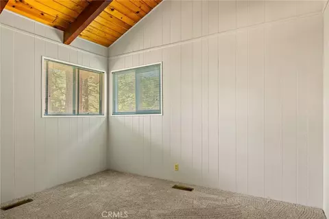 Bedroom - 31071 Mountain Oak, Running Springs, CA 92382 photo 4 of 8