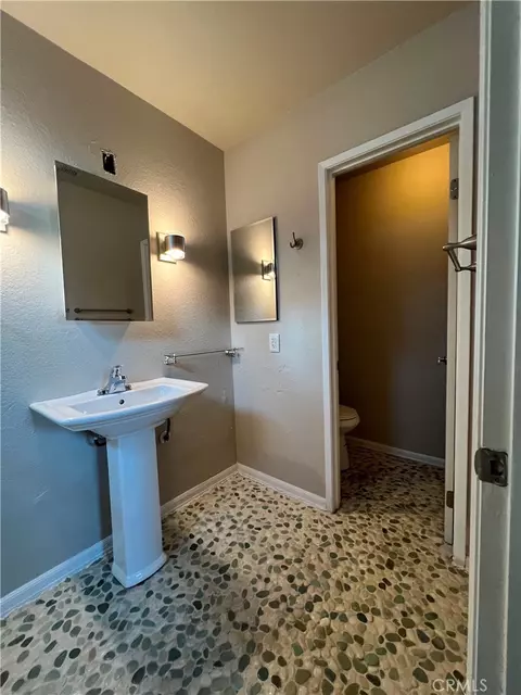 Bath - 11606 Mount Baldwin Ct, Rancho Cucamonga, CA 91737 photo 5 of 6
