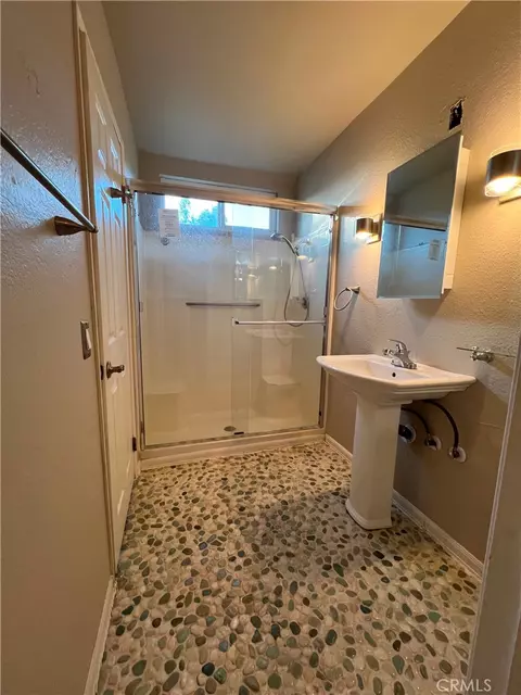 Bath - 11606 Mount Baldwin Ct, Rancho Cucamonga, CA 91737 photo 6 of 6