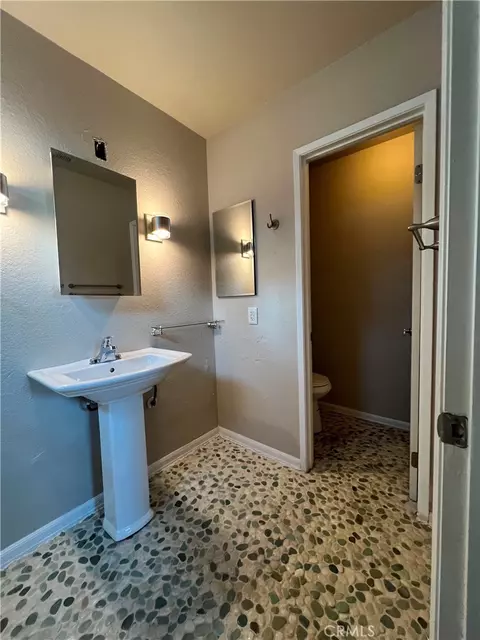 Bath - 11606 Mount Baldwin Ct, Rancho Cucamonga, CA 91737 photo 5 of 6
