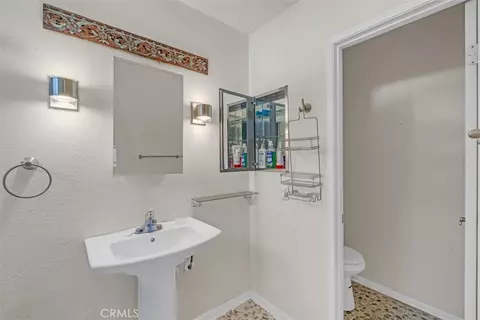 Bath - 11606 Mount Baldwin Ct, Rancho Cucamonga, CA 91737 photo 2 of 6