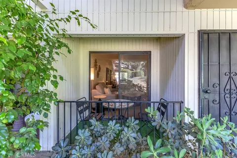 2800 N Los Felices W #107, Palm Springs, CA 92262