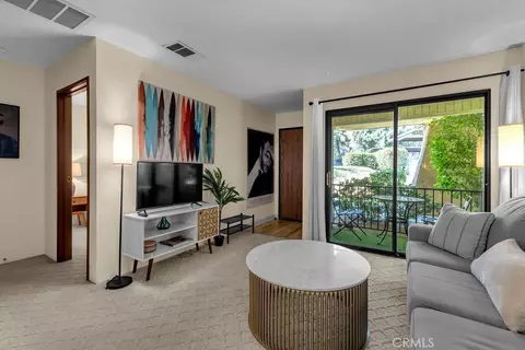 2800 N Los Felices W #107, Palm Springs, CA 92262
