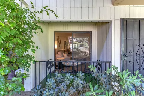 2800 N Los Felices W #107, Palm Springs, CA 92262