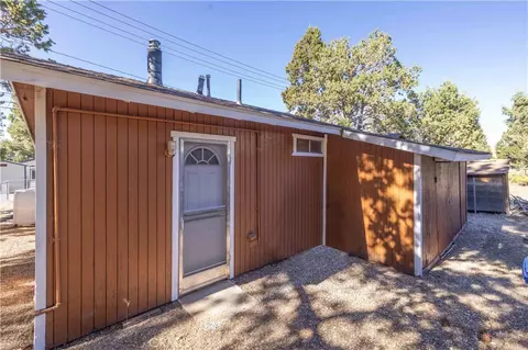 2136 5th Ln, Big Bear City, CA 92314 photo 17