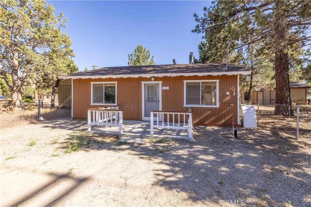 2136 5th Ln, Big Bear City, CA 92314