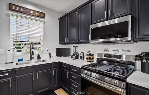Kitchen - 1464 Granada Way, Perris, CA 92571 photo 2 of 3