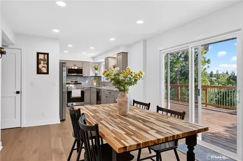 Dining - 532 Old Toll, Lake Arrowhead, CA 92352 photo 1 of 4