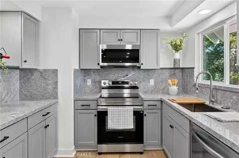 Kitchen - 532 Old Toll, Lake Arrowhead, CA 92352 photo 1 of 2