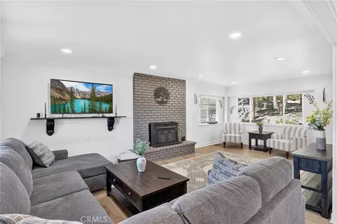 Living - 532 Old Toll, Lake Arrowhead, CA 92352 photo 5 of 5