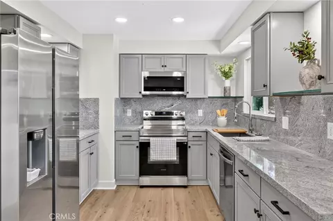 Kitchen - 532 Old Toll, Lake Arrowhead, CA 92352 photo 1 of 2