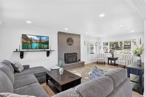 Living - 532 Old Toll, Lake Arrowhead, CA 92352 photo 6 of 6