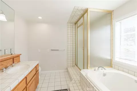 Bath - 735 Tayles Point Rd, Big Bear Lake, CA 92315 photo 1 of 3