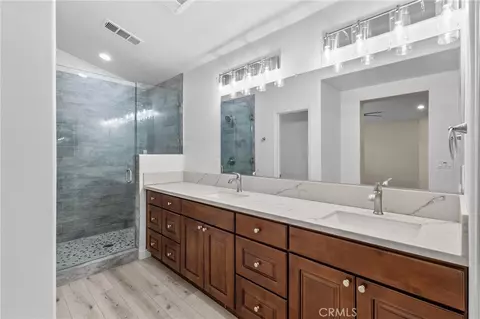 Bath - 6860 Stone Pine Ct, Chino, CA 91710 photo 2 of 4